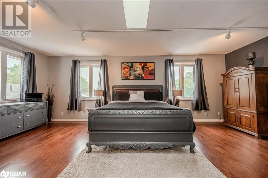 1923 10th Line Property Photo 14