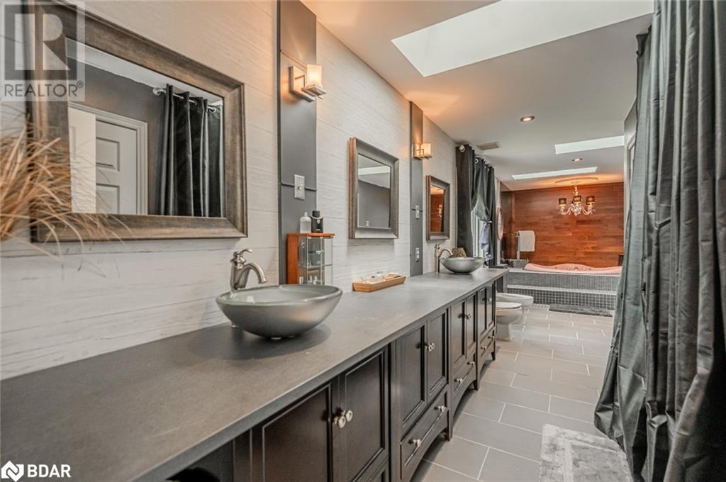 1923 10th Line Property Photo 19