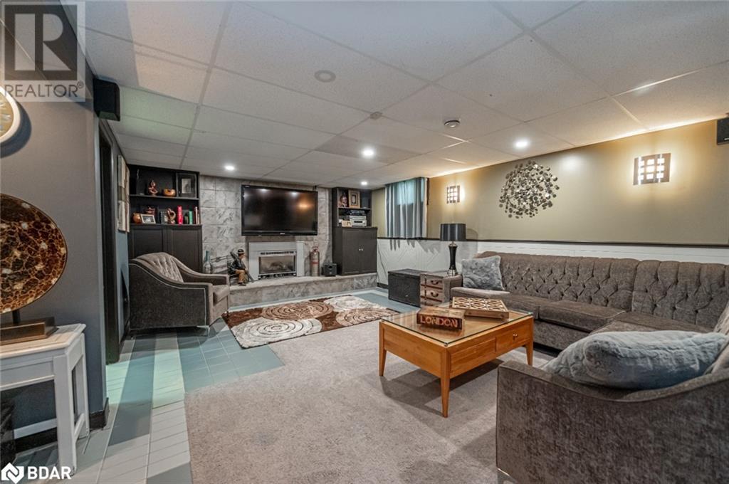 1923 10th Line Property Photo 21