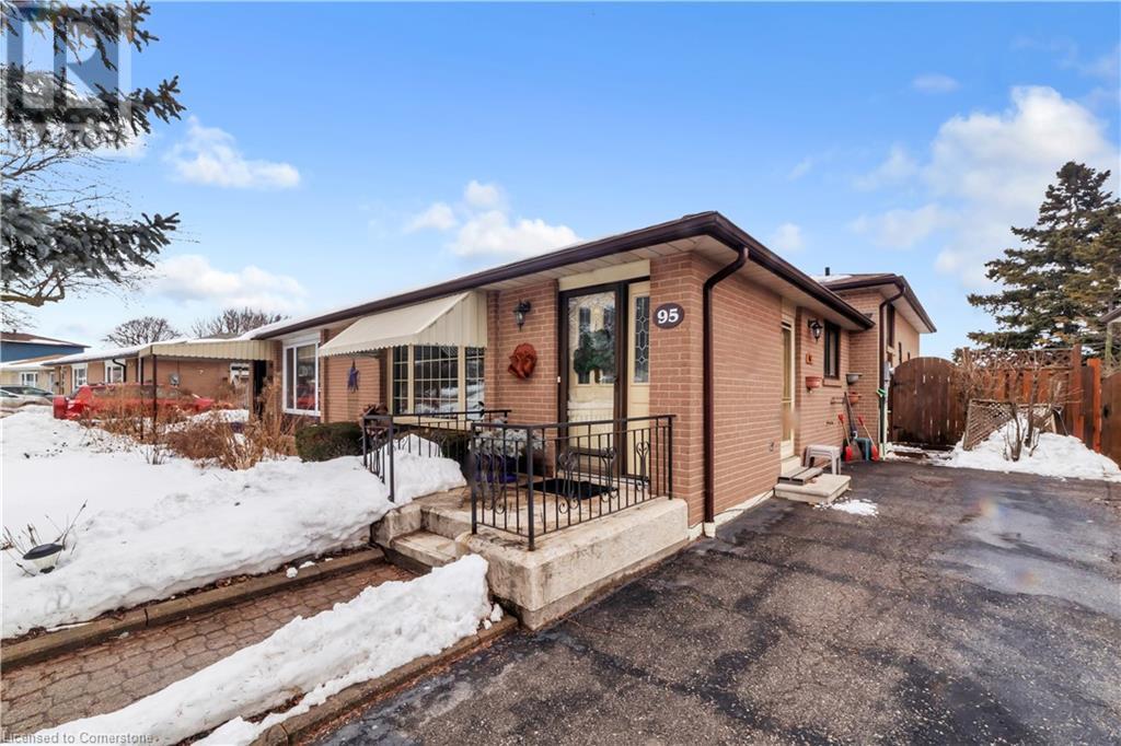 95 Garside Crescent Property Photo 1