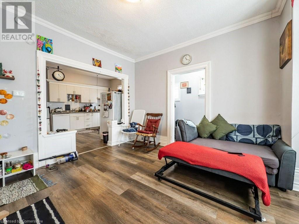 28 Ontario Street Property Photo 6