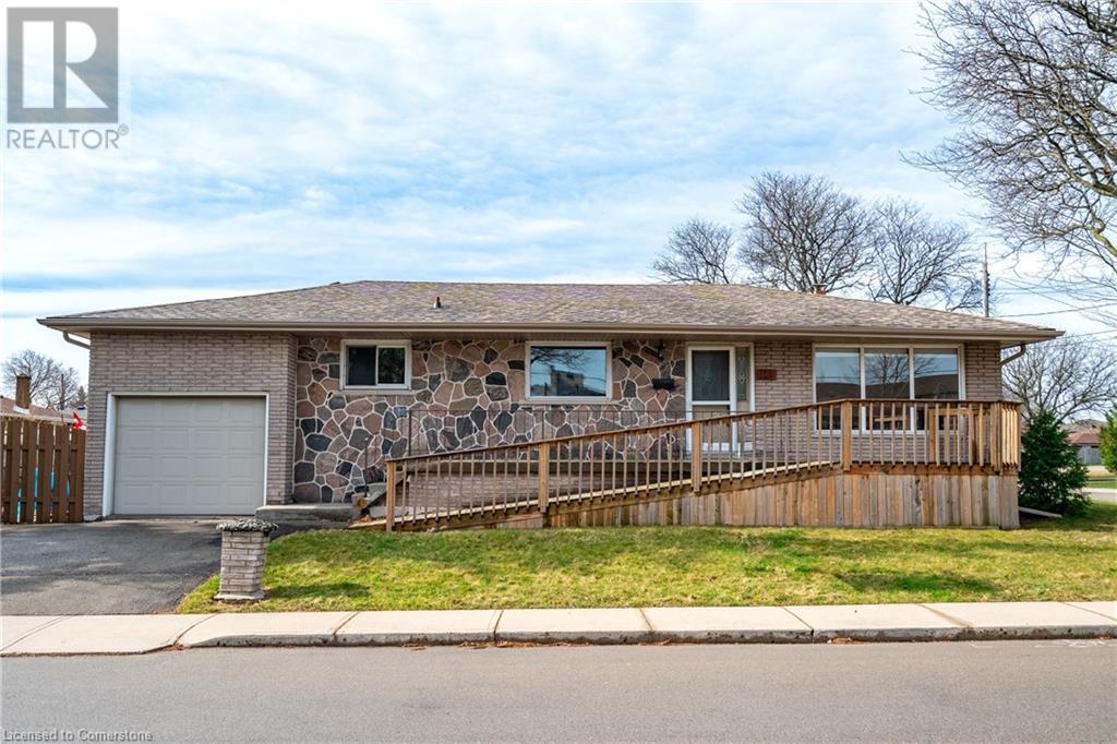 16 Gatineau Drive Property Photo
