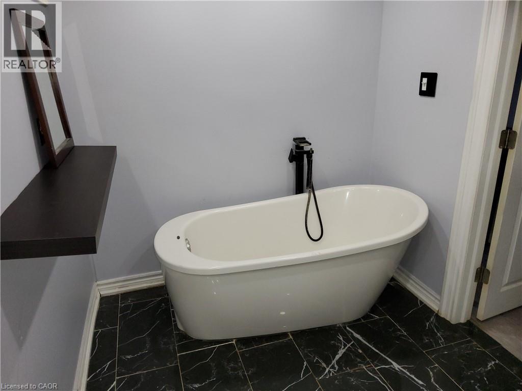 7 Usher Street Property Photo 18