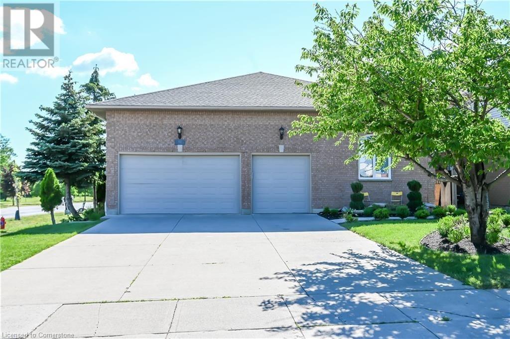 296 Winterberry Drive Unit# Lower Property Photo