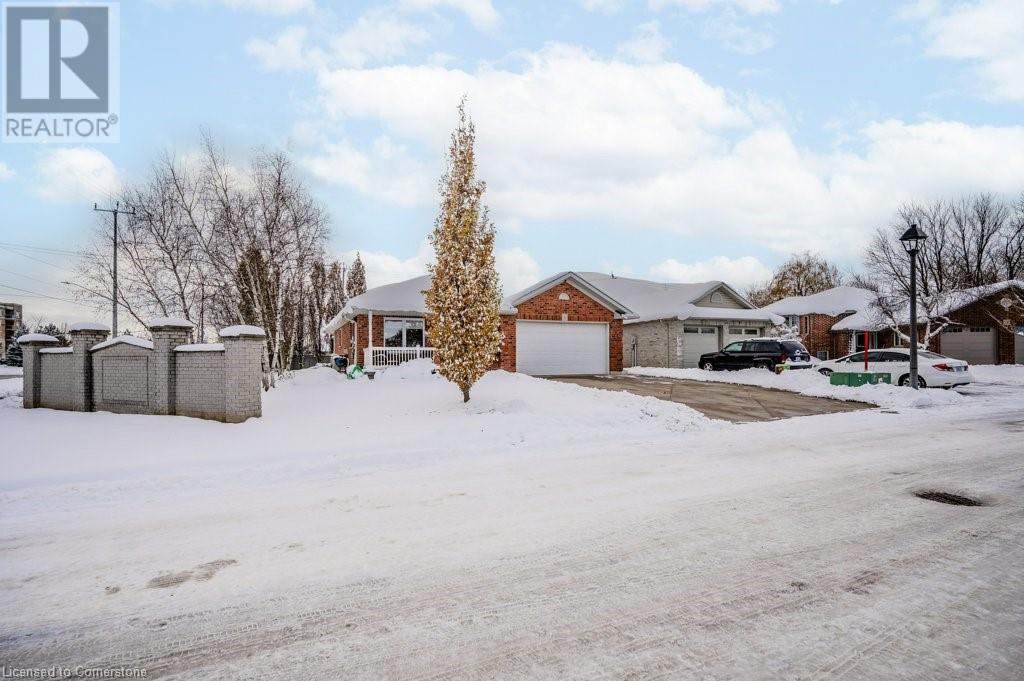 6 Abraham Drive N Property Photo