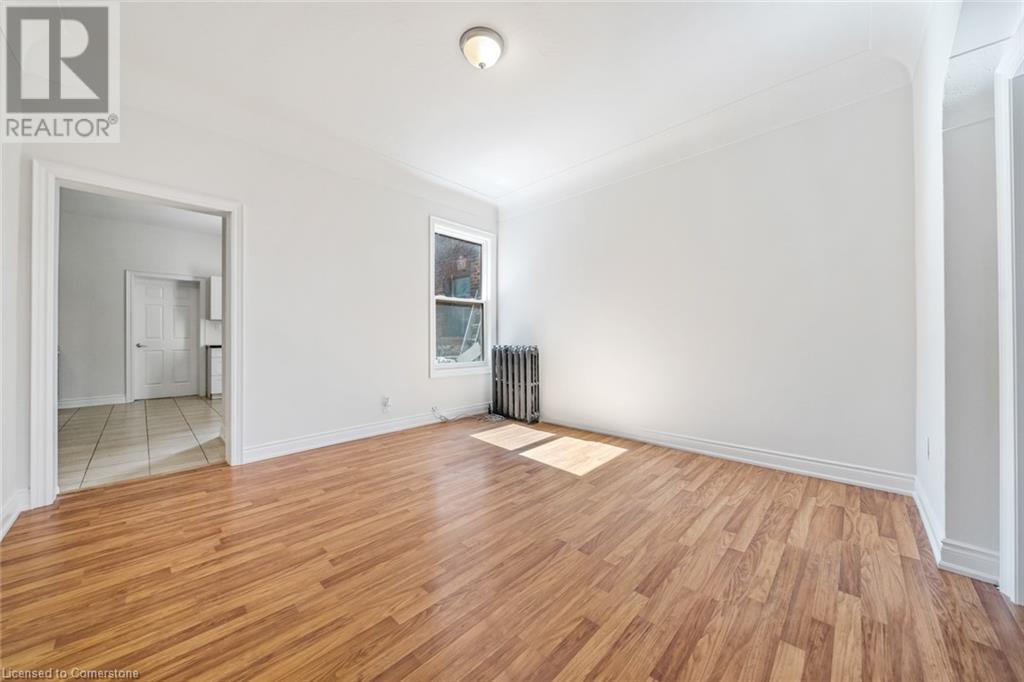 136 Macnab Street N Property Photo 4