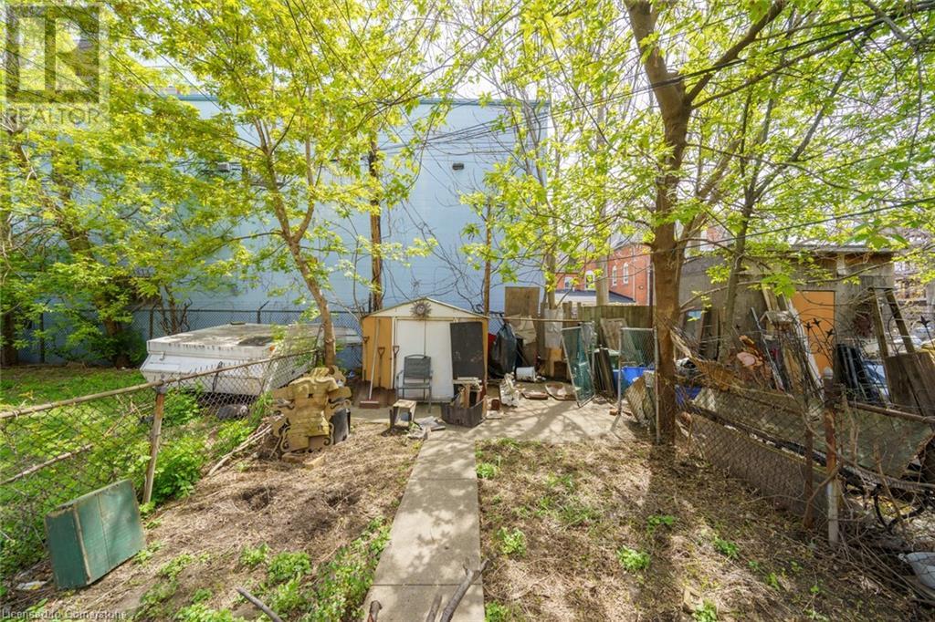 136 Macnab Street N Property Photo 24