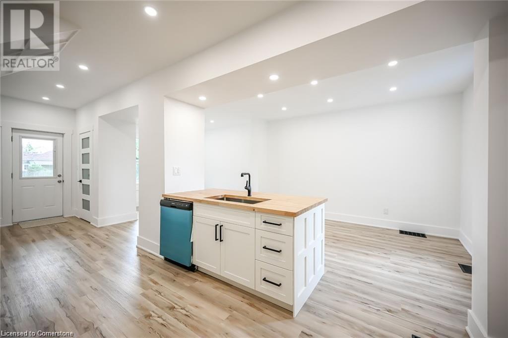 65 Province Street N Property Photo