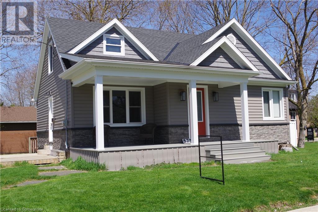 575 Barber Avenue N Property Photo