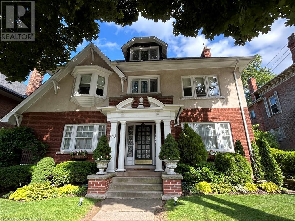 247 Macnab Street S Property Photo