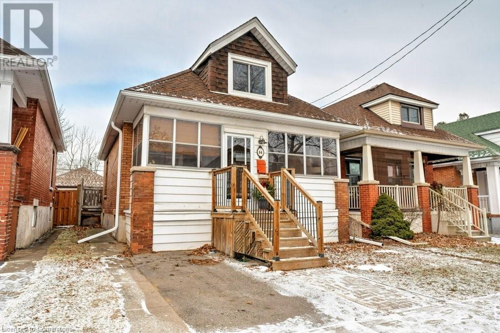64 Graham Avenue S Property Photo