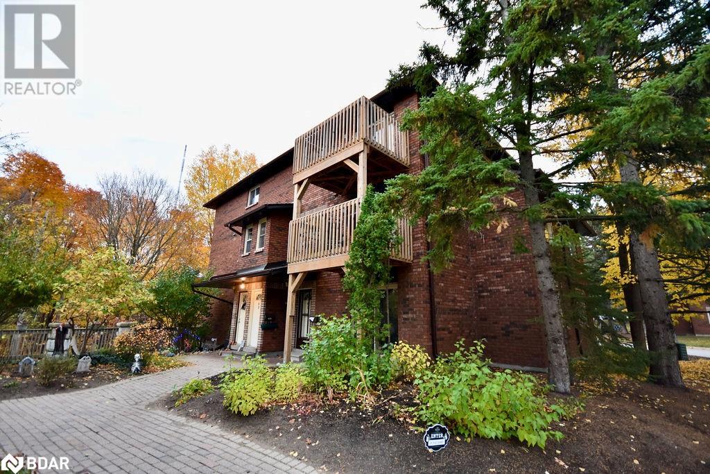 21 Evergreen Court Unit# 2 Property Photo