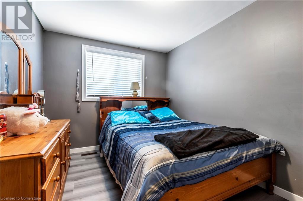 75 Sekura Crescent Property Photo 8