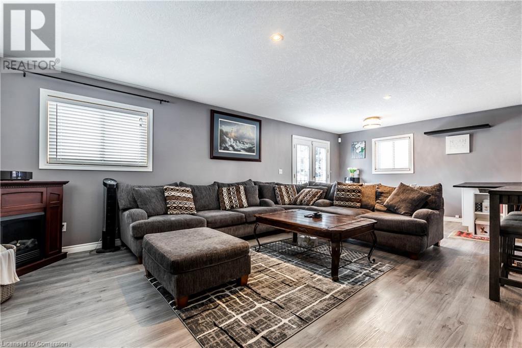 75 Sekura Crescent Property Photo 20