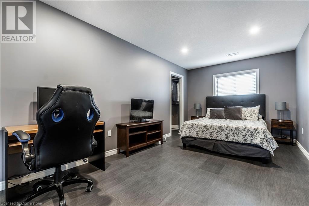 75 Sekura Crescent Property Photo 27