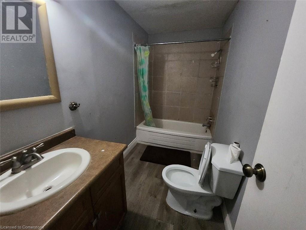 1085 Brydges Street Property Photo 2