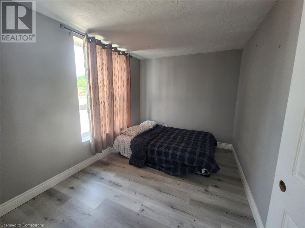 1085 Brydges Street Property Photo 3