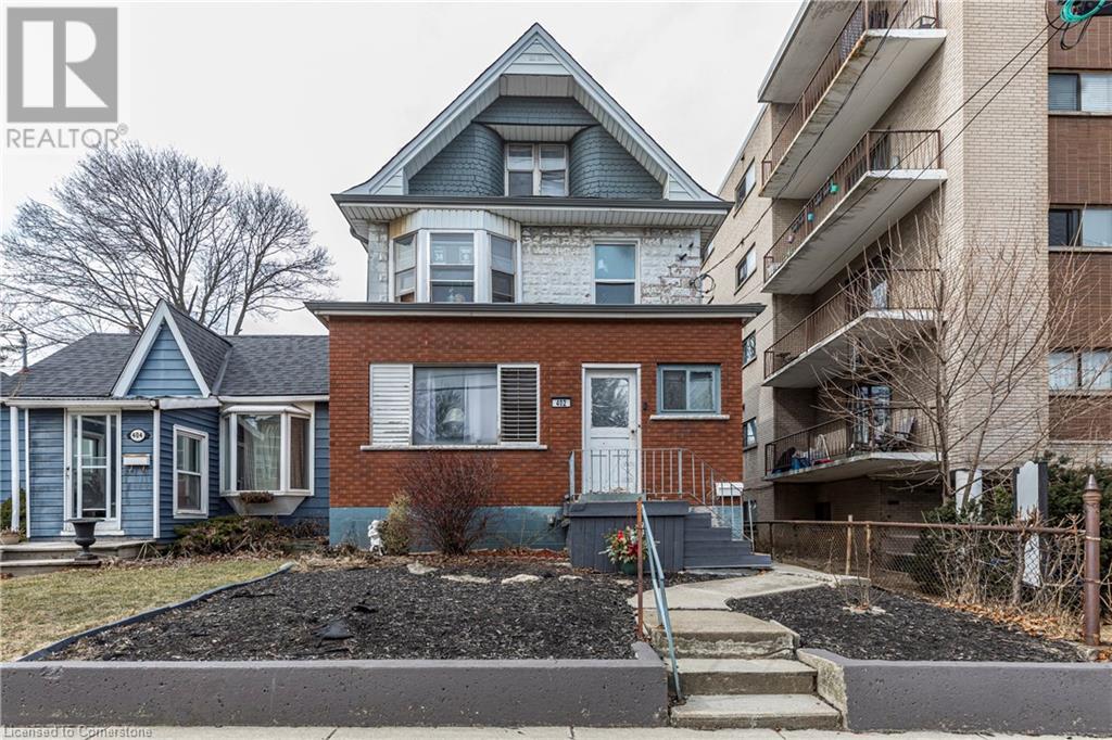 402 Dundurn Street S Property Photo
