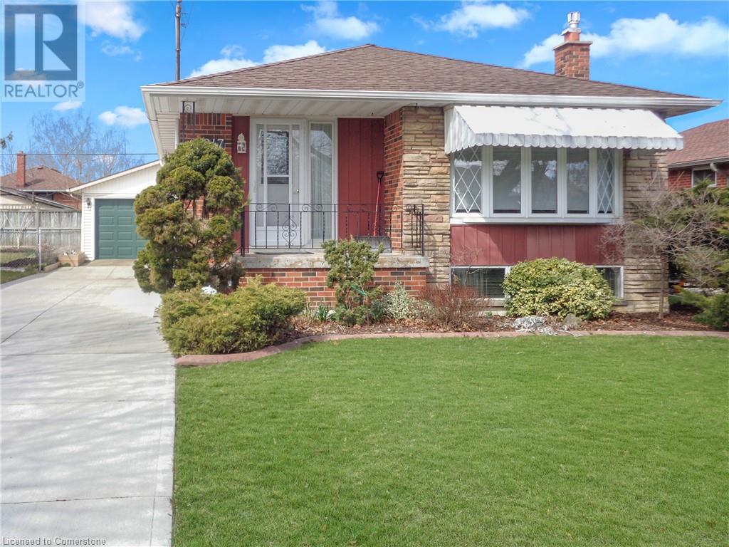 247 Fernwood Crescent Property Photo