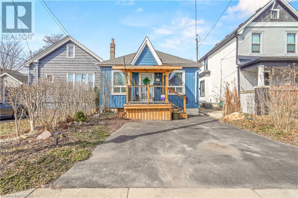 59 East Bend Avenue N Property Photo