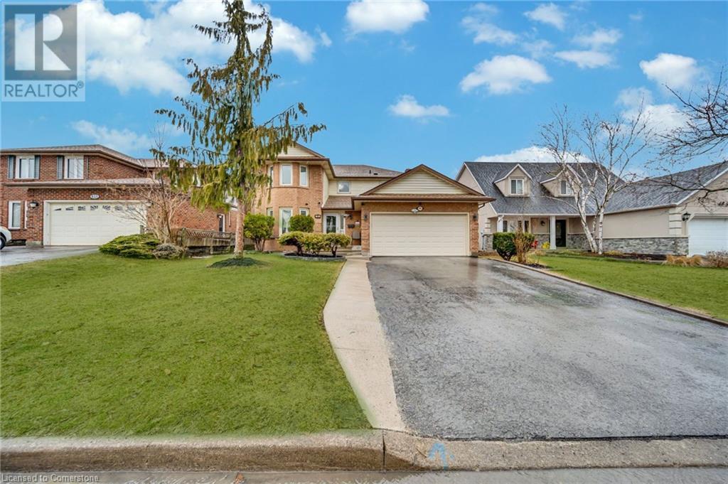 558 Confederation Heights Real Estate Listings Main Image