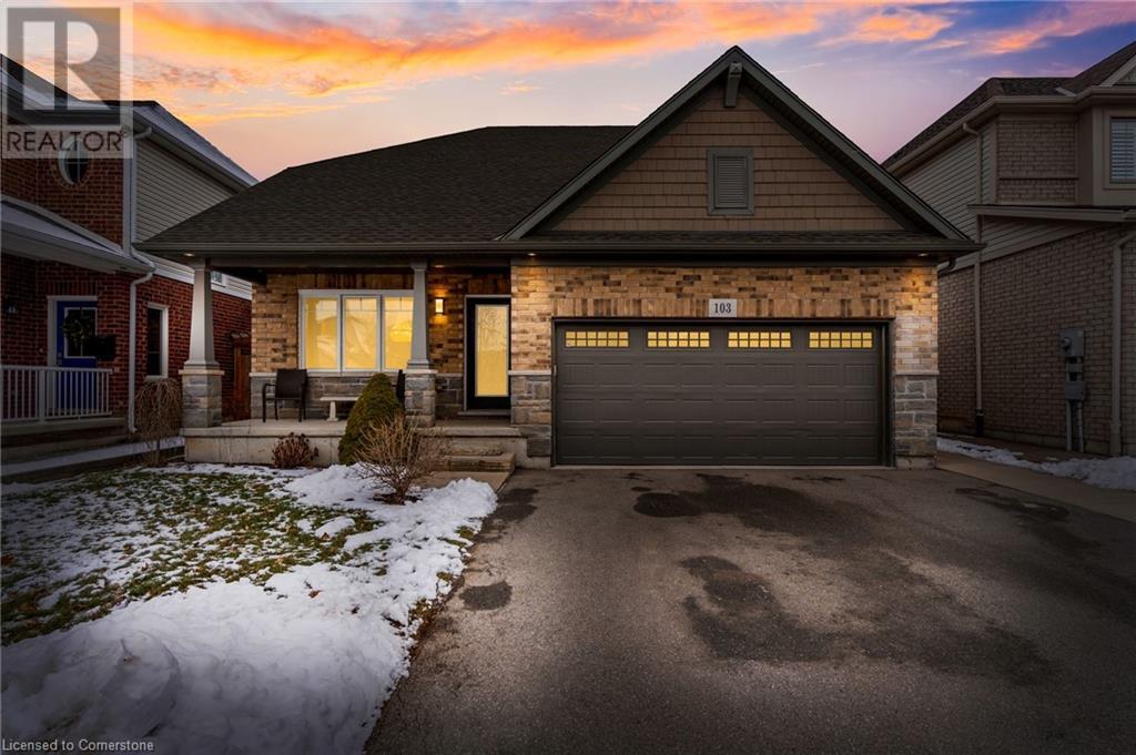 558 Confederation Heights Real Estate Listings Main Image