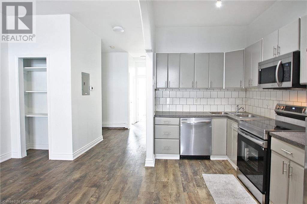 590 Main Street E Property Photo 11