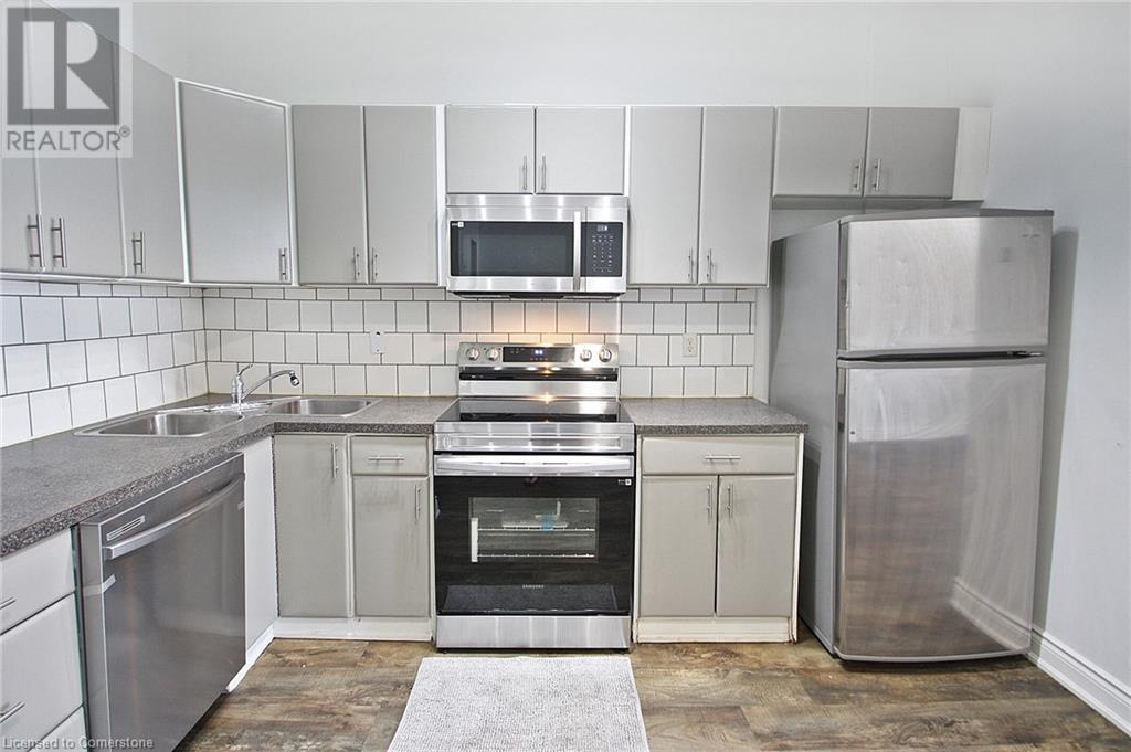 590 Main Street E Property Photo 12