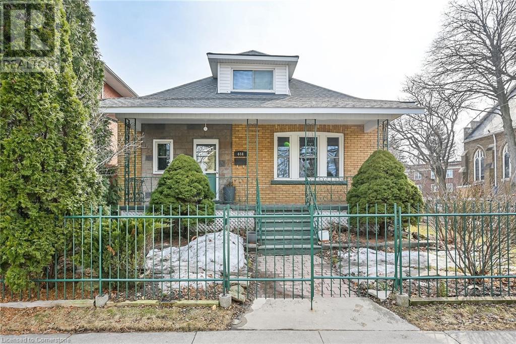 444 Maple Avenue Property Photo