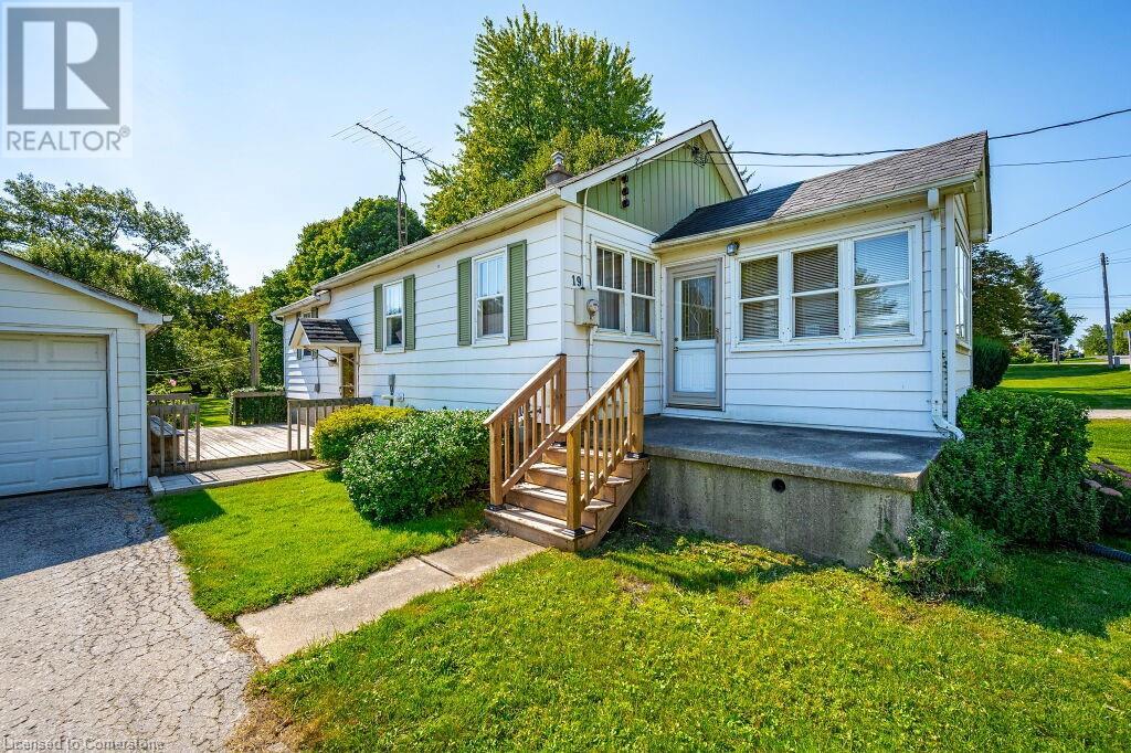 19 Peel Street W Property Photo