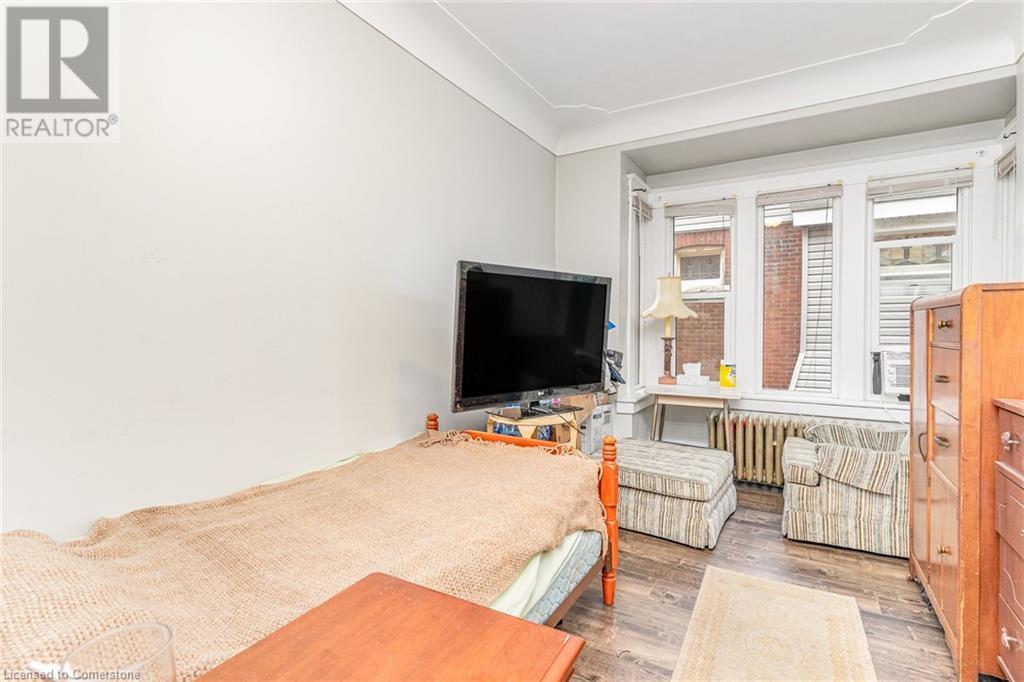74 Kenilworth Avenue S Property Photo 10