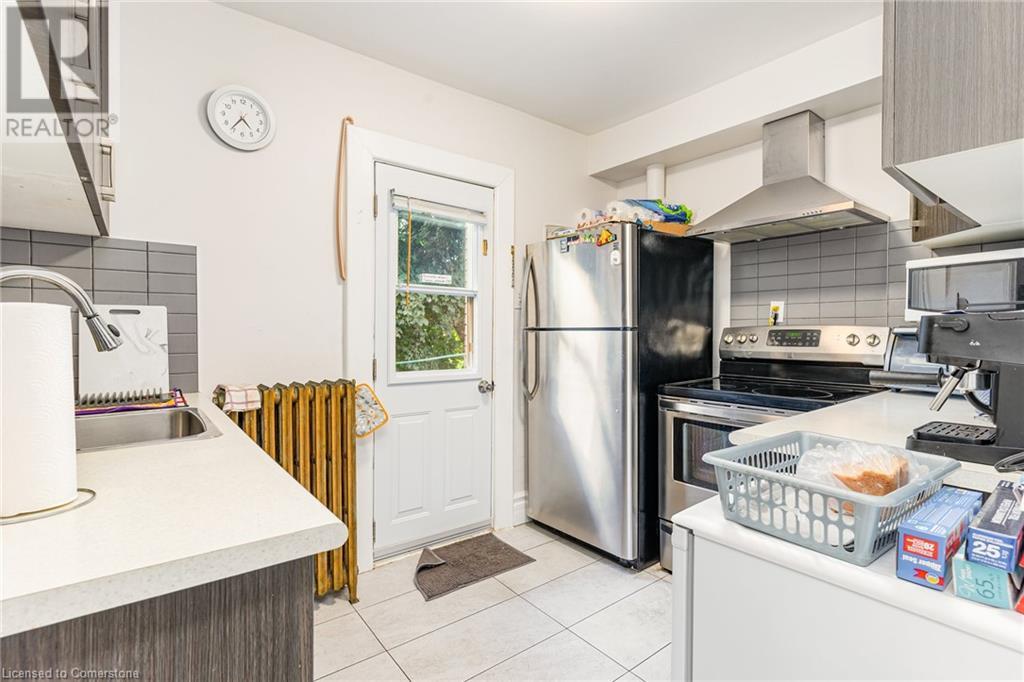 74 Kenilworth Avenue S Property Photo 16