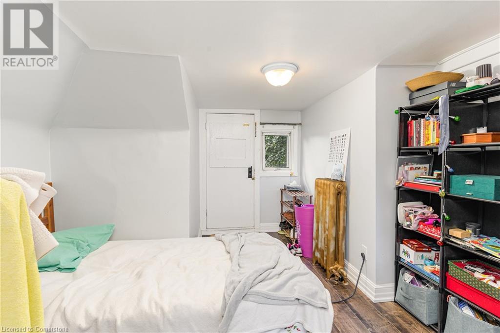 74 Kenilworth Avenue S Property Photo 22