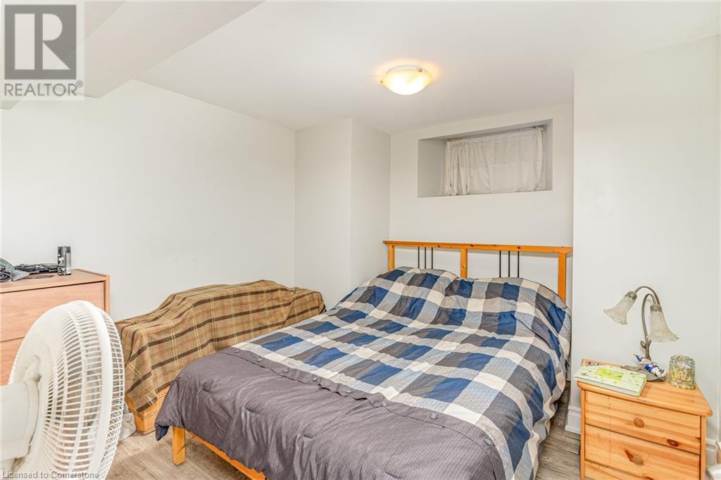 74 Kenilworth Avenue S Property Photo 28
