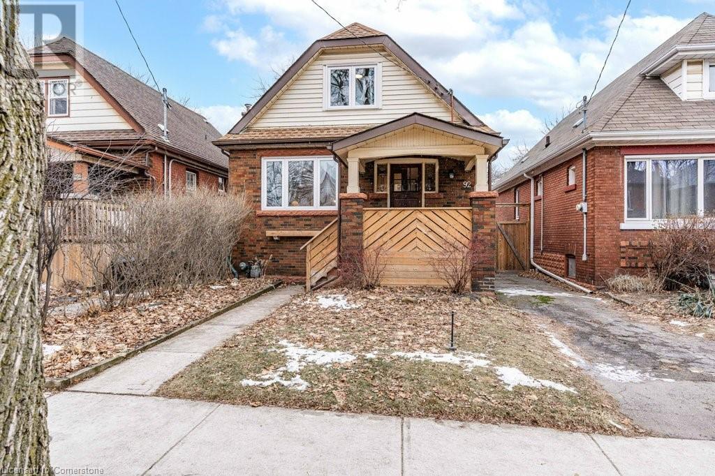 92 Graham Avenue S Property Photo