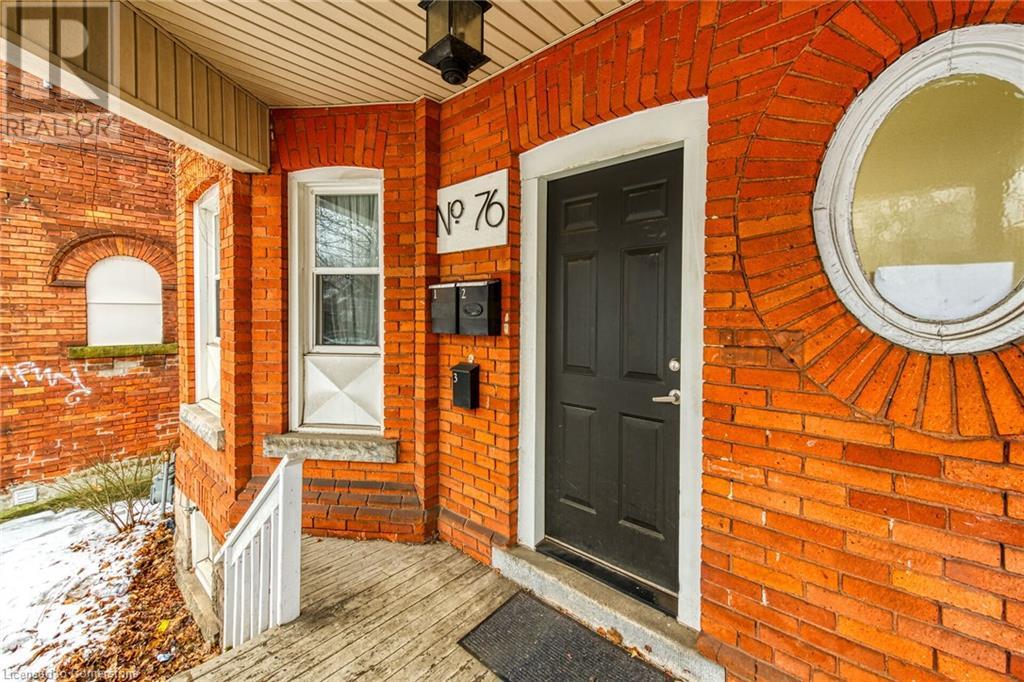 76 Wellington Street S Property Photo