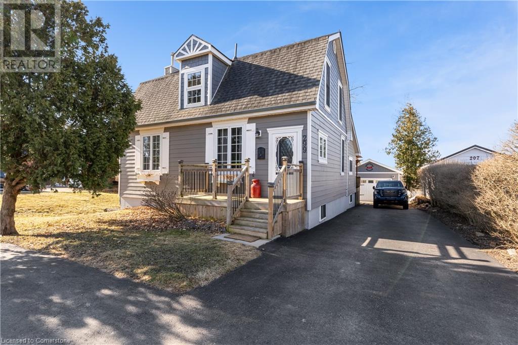 299 Caithness Street E Property Photo