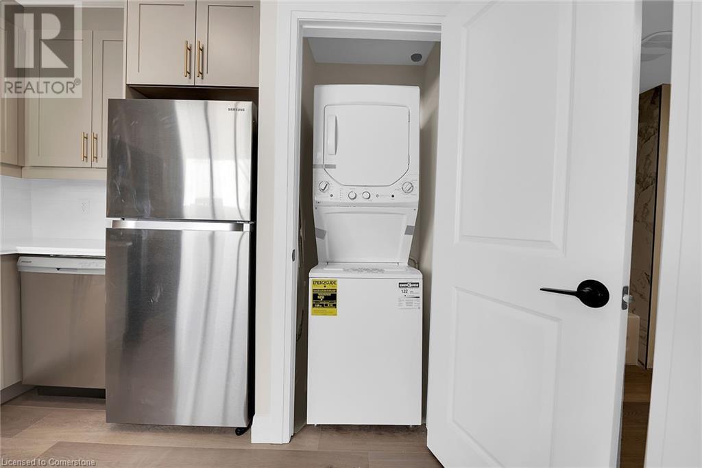 92 Pearl Street S Property Photo 11