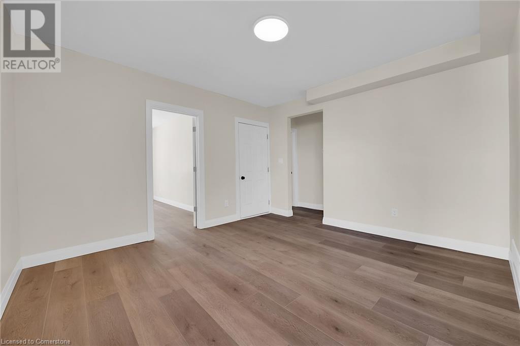 92 Pearl Street S Property Photo 12