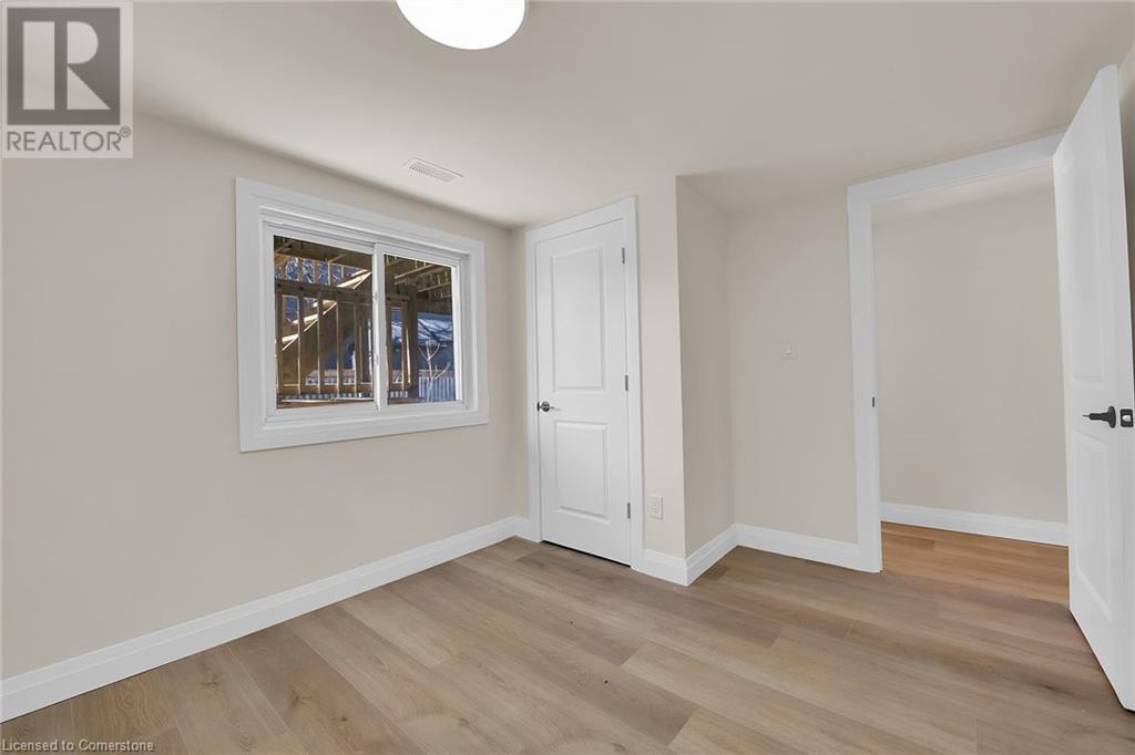 92 Pearl Street S Property Photo 25