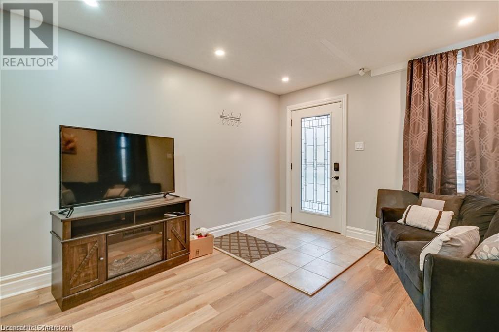 12 Cartwright Street Property Photo 5