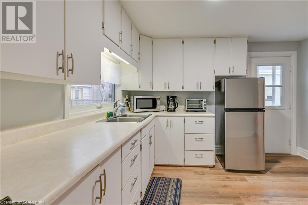 12 Cartwright Street Property Photo 13