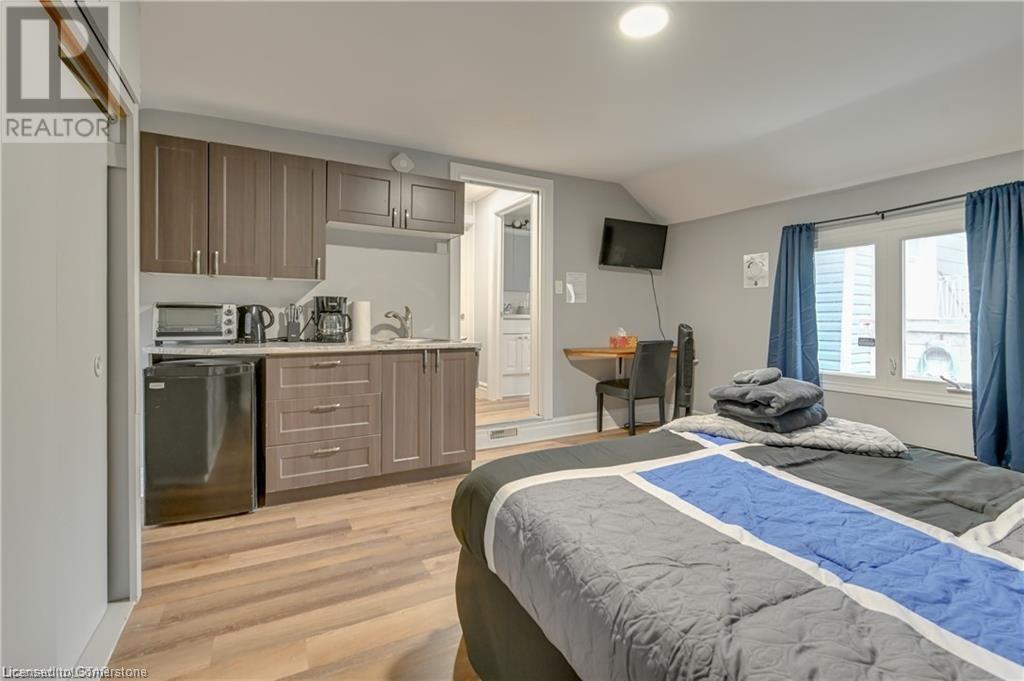 12 Cartwright Street Property Photo 21