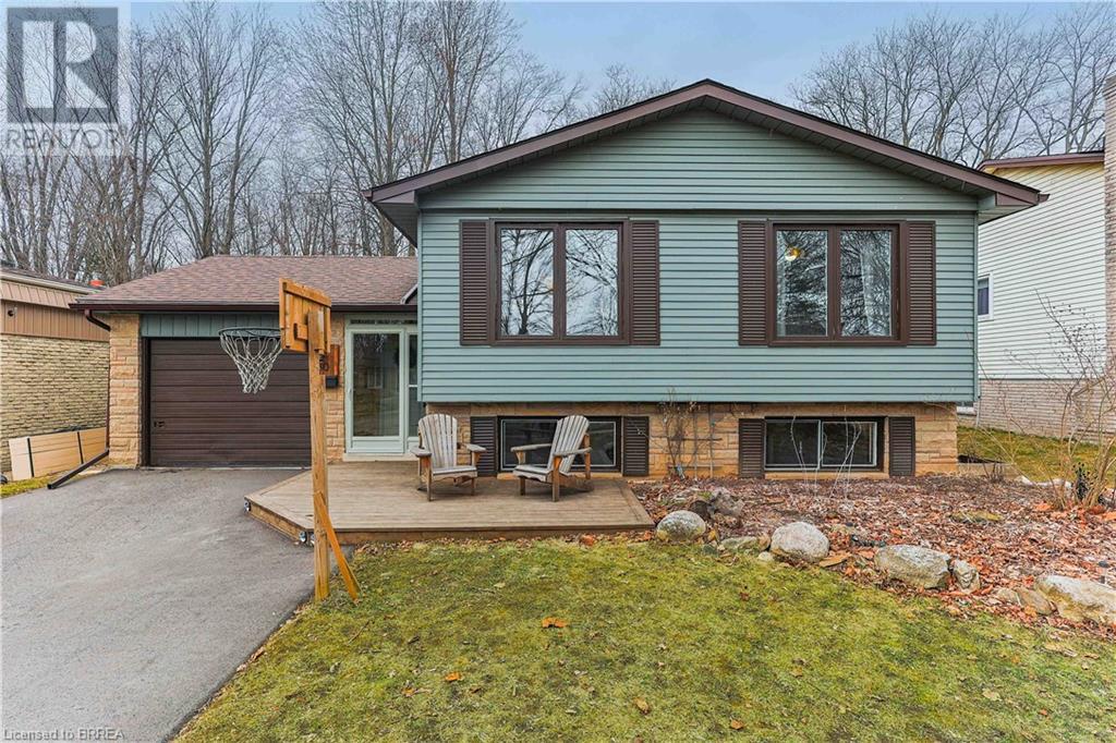 2011 Cedarland Real Estate Listings Main Image