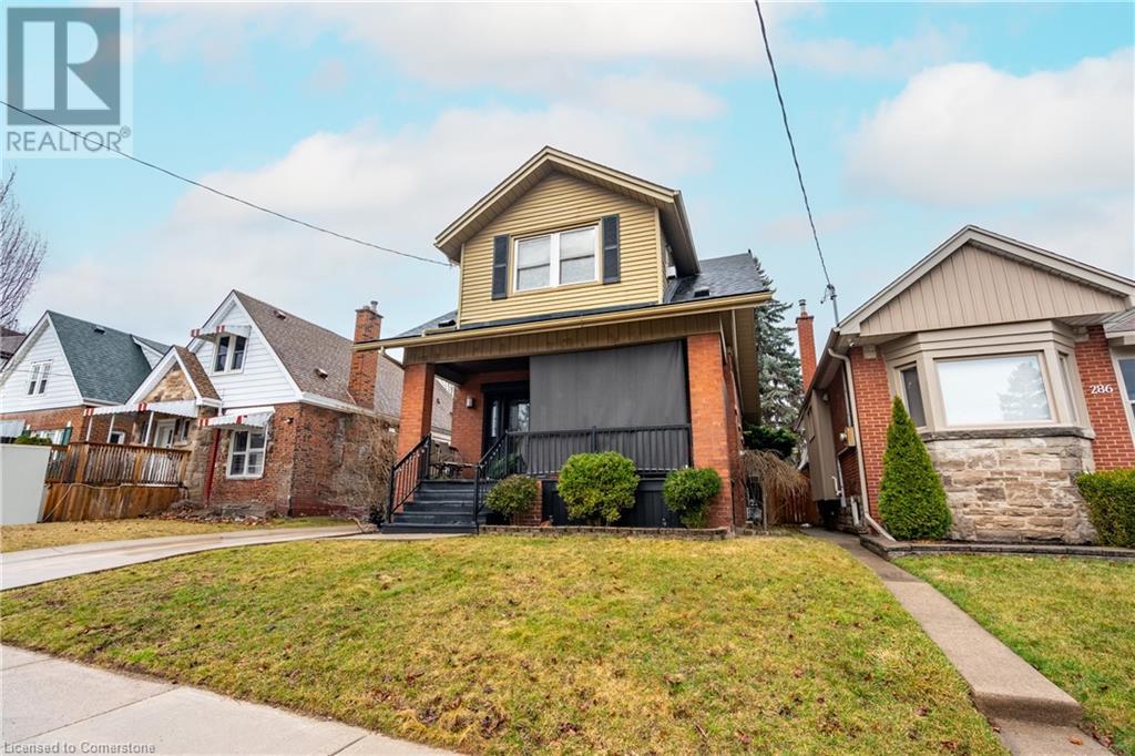 290 Huxley Avenue S Property Photo
