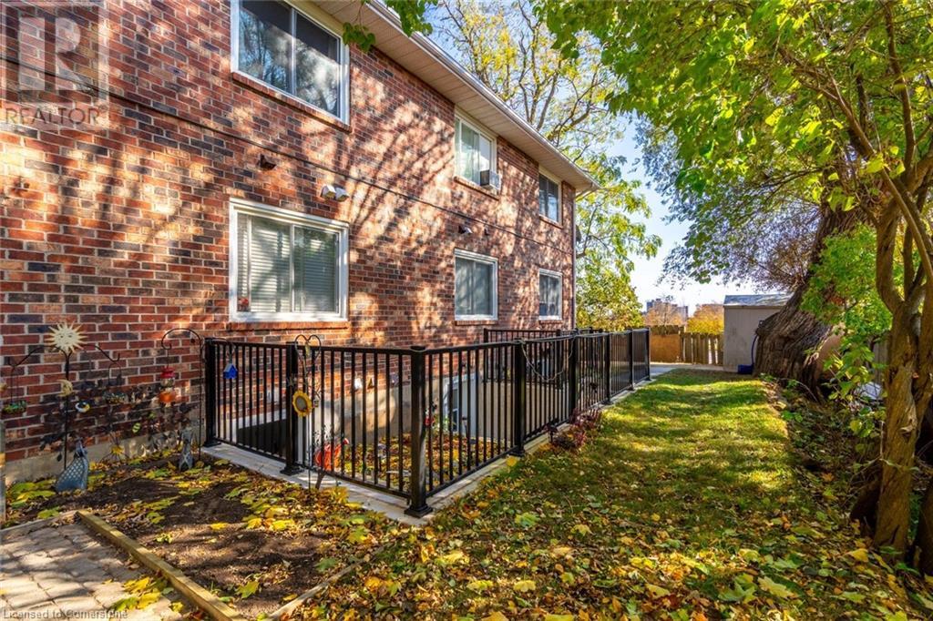 81 Hamilton Street N Property Photo 4