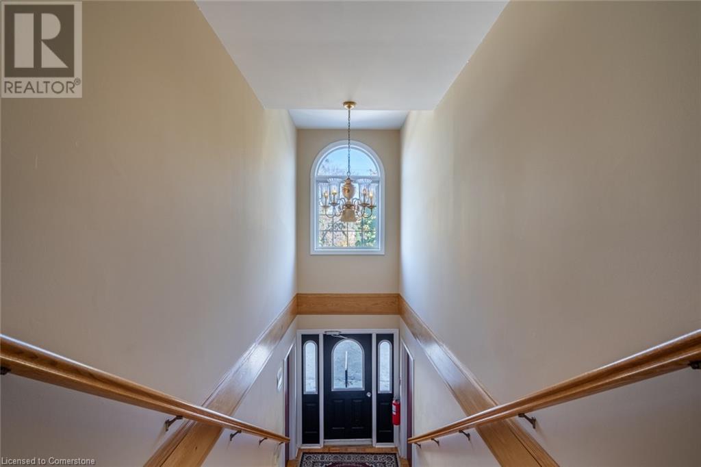81 Hamilton Street N Property Photo 8