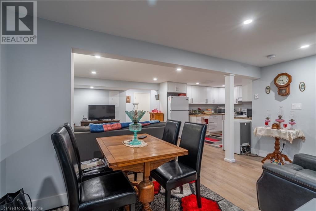 81 Hamilton Street N Property Photo 16