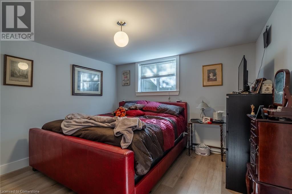 81 Hamilton Street N Property Photo 17