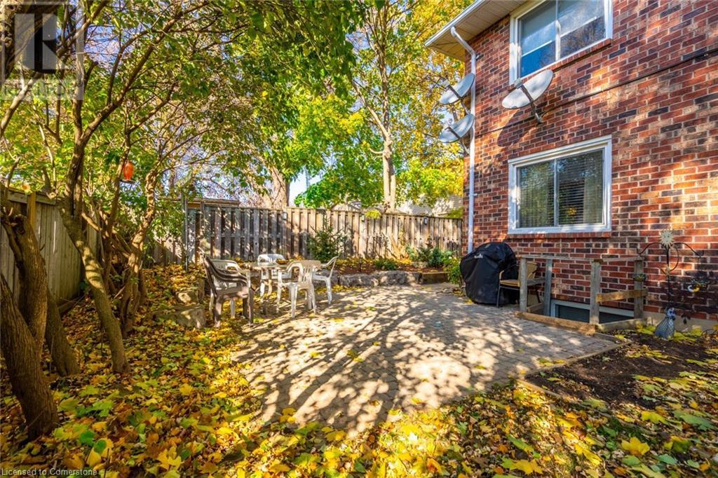 81 Hamilton Street N Property Photo 38